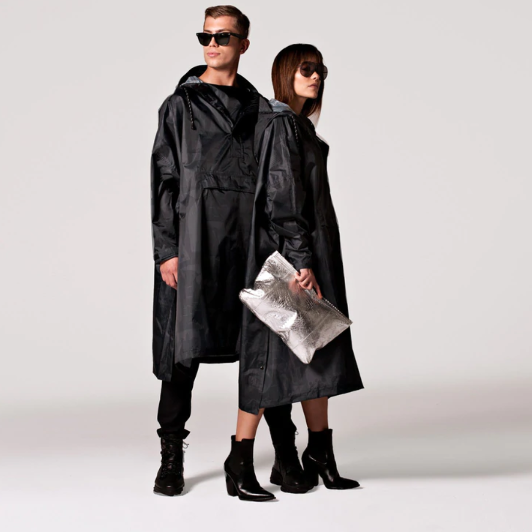 RAIN KISS Back To Black Kids Regenponcho